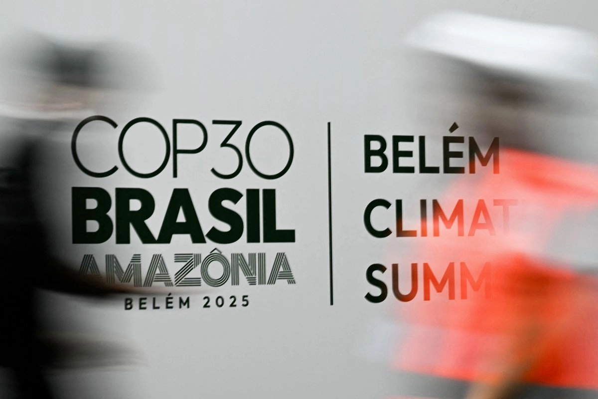 Pancarta de la COP30 en el Centro de Convenciones y Exposiciones en Belém, Brasil, el 5 de noviembre de 2025. Foto 