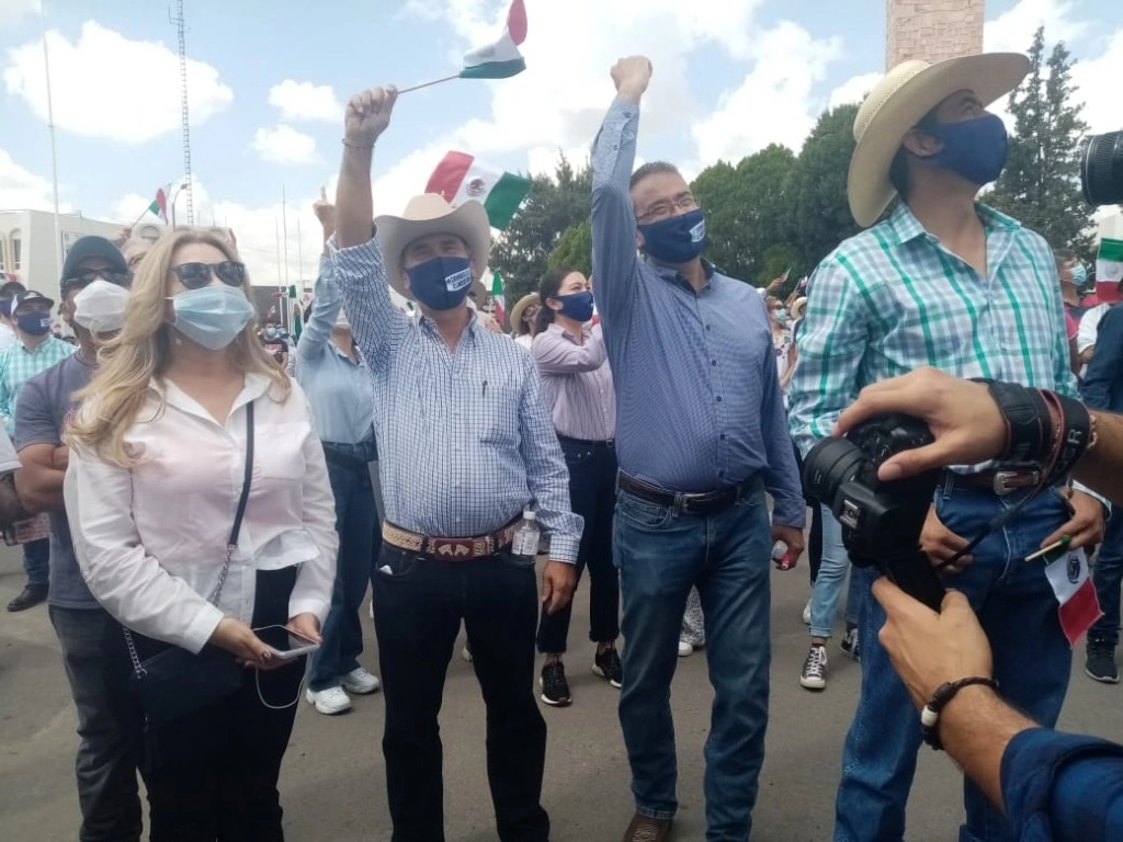 Militantes del PAN realizaron una manifestación contra el trasvase de agua de La Boquilla. Foto Jesús Estrada