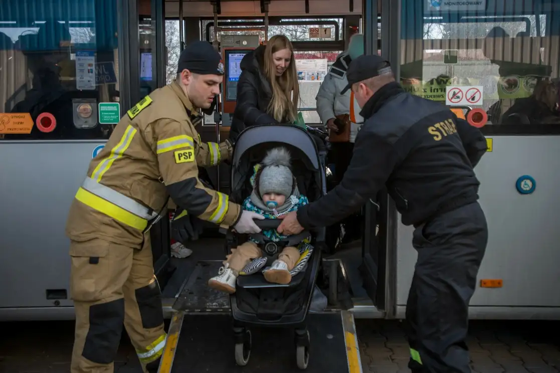 En Korczowa, Polonia, por donde pasa un gran número de ucranios que huyen de su país. Foto Jair Cabrera Torres/ La Jornada