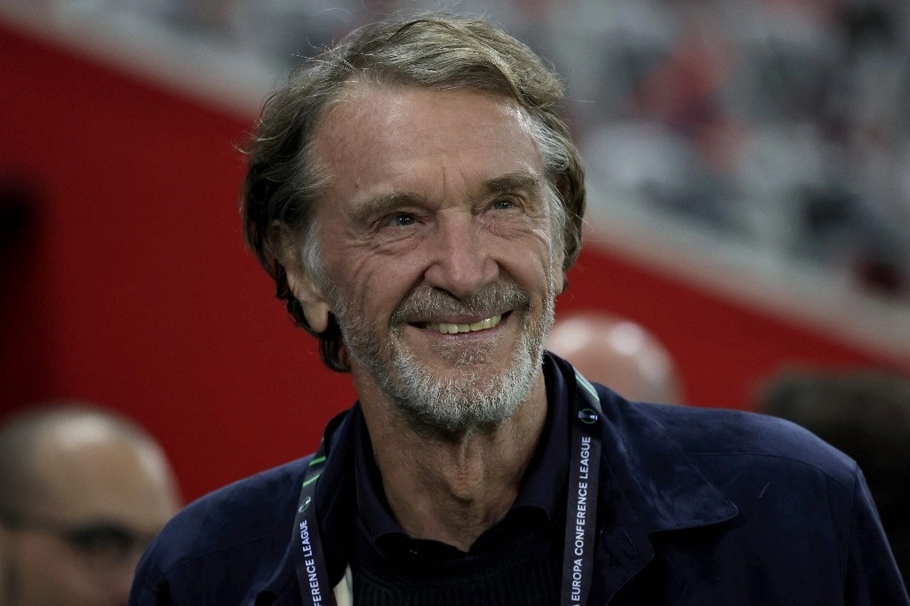 El fundador, patrón y socio mayoritario del grupo empresarial Ineos, Jim Ratcliffe, cerró un acuerdo para adquirir el 25% de Manchester United. Foto Afp 