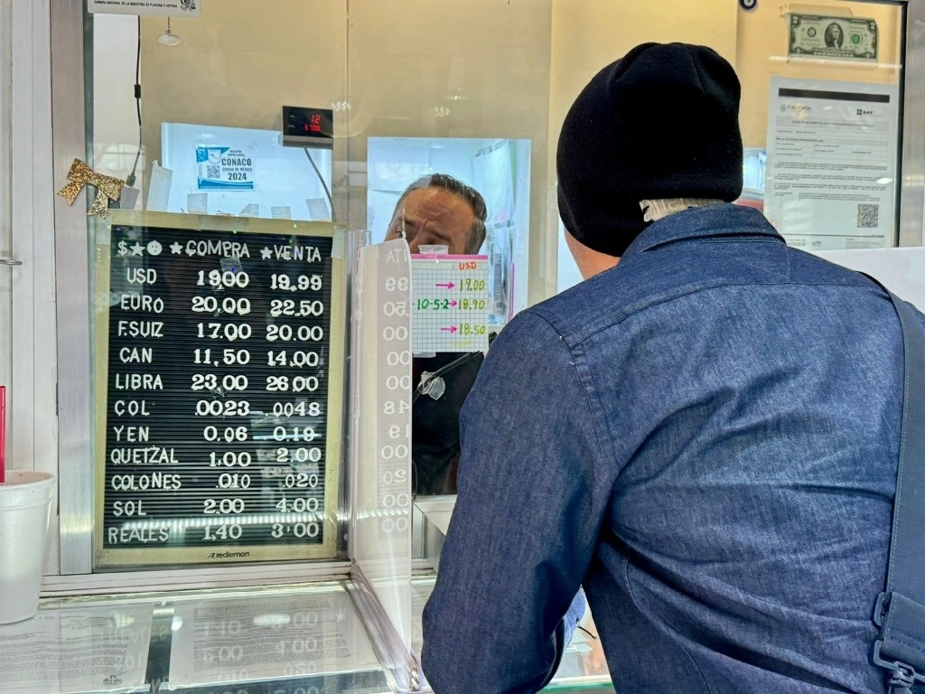 Cotización del dólar en la capital del país, el 28 de noviembre de 2024. Foto Germán Canseco