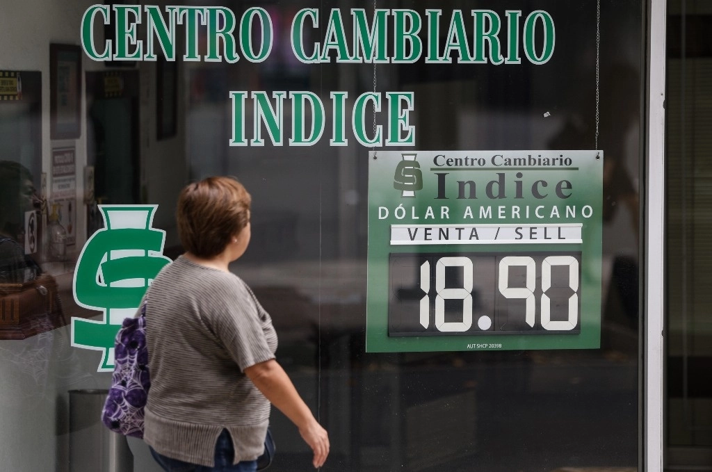 El índice ponderado, DXY, que mide el comportamiento del dólar frente a una canasta de seis monedas internacionales, se apreció 0.21 por ciento, a 102.970 unidades. Foto Xinhua 