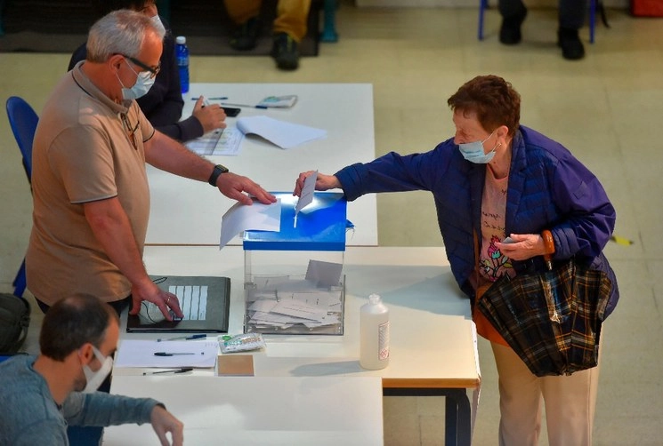 Los partidos Nacionalista Vasco y Popular ganaron las elecciones en el País Vasco y Galicia. Foto Afp