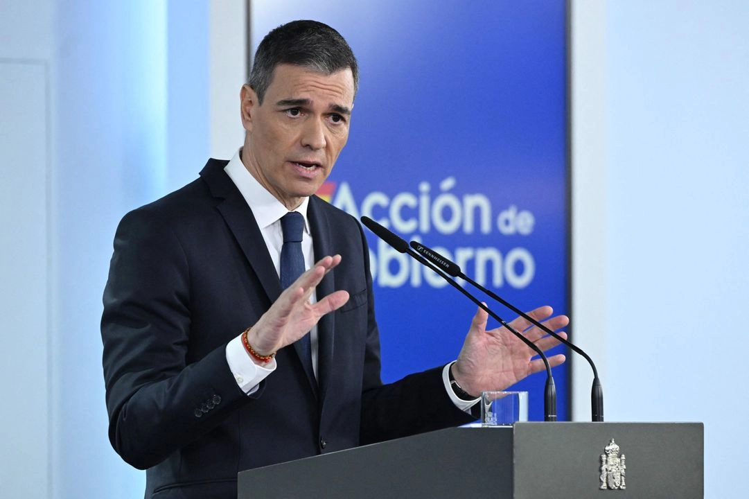 Pedro Sánchez, presidente del gobierno español intervino para anular la compra de armamento a Israel por una cantidad de seis millones 600 mil euros. Foto 