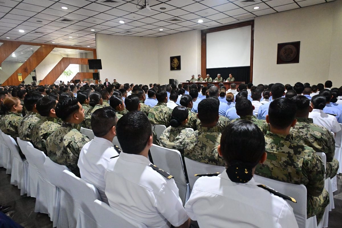 El titular de la Secretaría de Marina-Armada de México (Semar), Raymundo Pedro Morales Ángeles, ha recorrido Baja California, Baja California Sur, Colima, Nayarit, Sinaloa, Sonora y Tamaulipas como parte de su gira de trabajo.