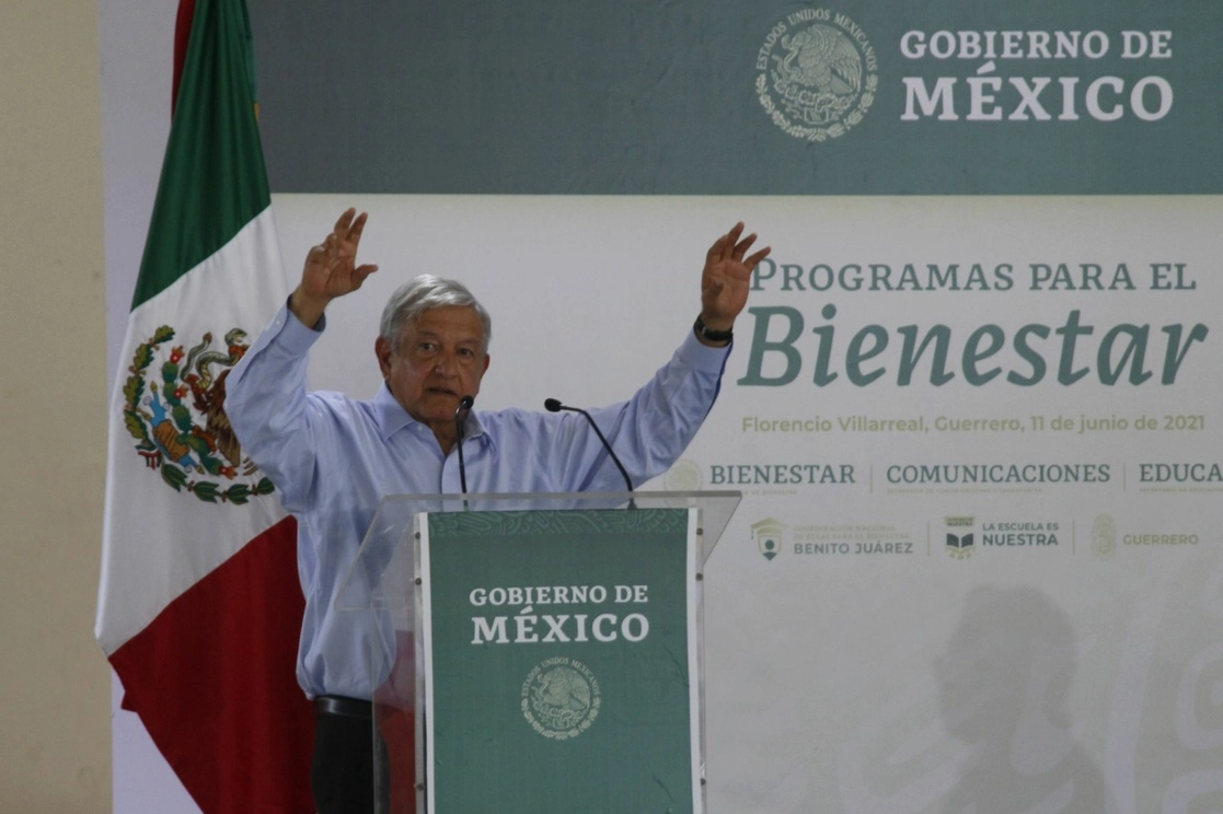El presidente Andrés Manuel López Obrador, durante su visita al municipio de Florencio Villareal en la Costa Chica de Guerrero. Foto Cuartoscuro