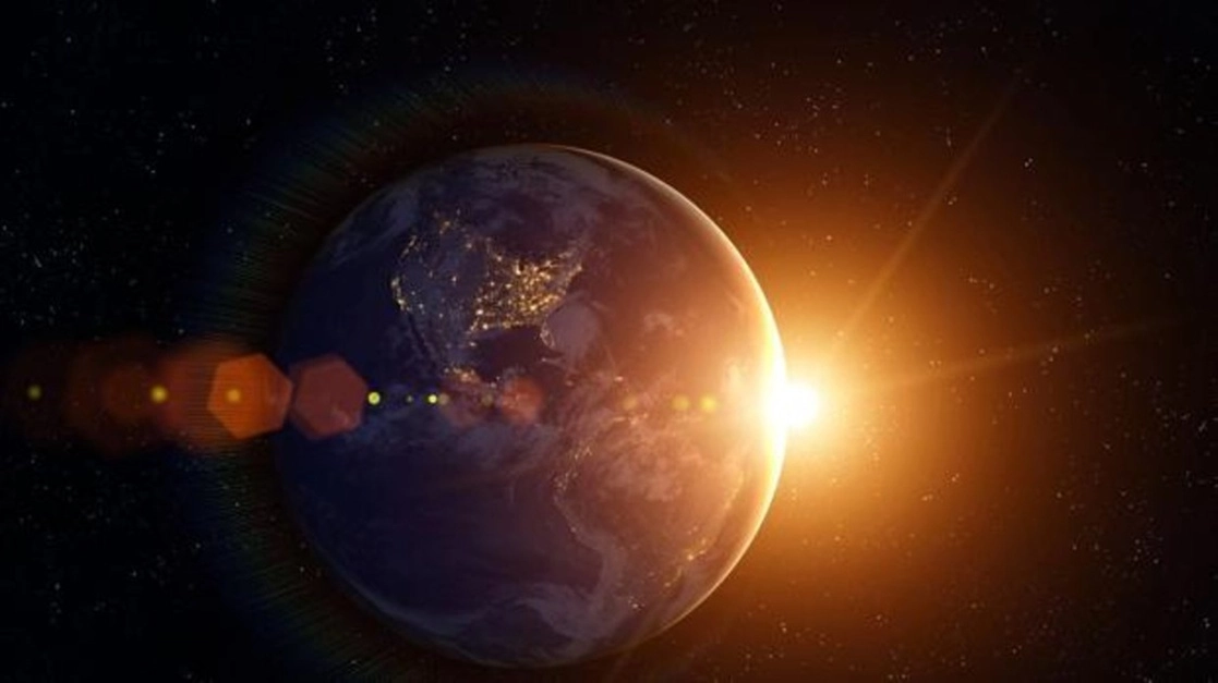La duración del día y la noche tiene que ver con la inclinación del eje de rotación de la Tierra. Imagen Cortesía UNAM