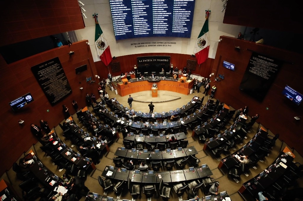 El Senado modificó su propuesta para evitar el nepotismo electoral y la relección a partir de 2027. Foto Cristina Rodríguez / Archivo
