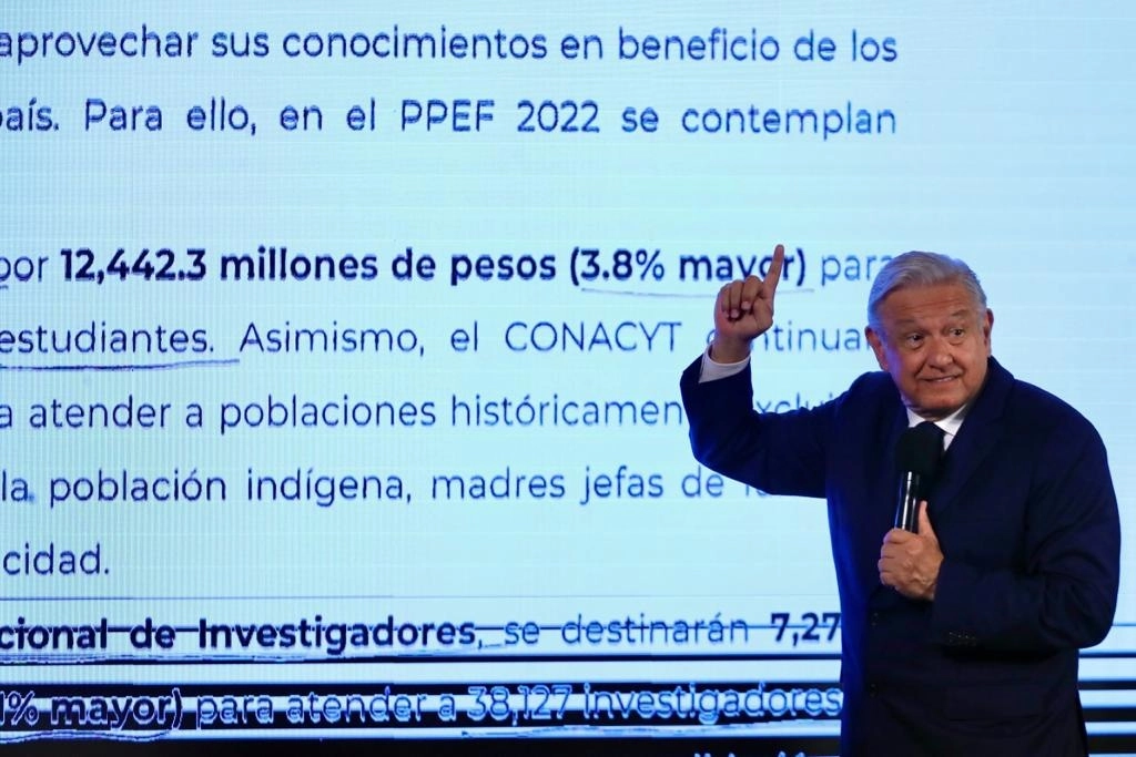 El presidente de México, Andrés Manuel López Obrador, durante su conferencia matutina en Palacio Nacional, en la Ciudad de México, el 22 de septiembre de 2021. Foto Roberto García Ortiz