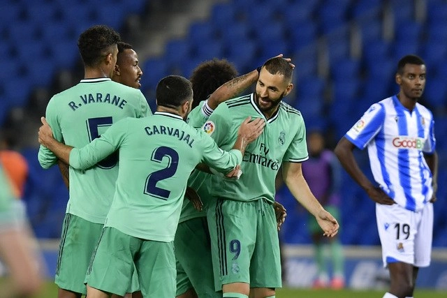 Karim Benzema del Real Madrid, celebra su gol durante el partido contra la Real Sociedad. Foto Ap
