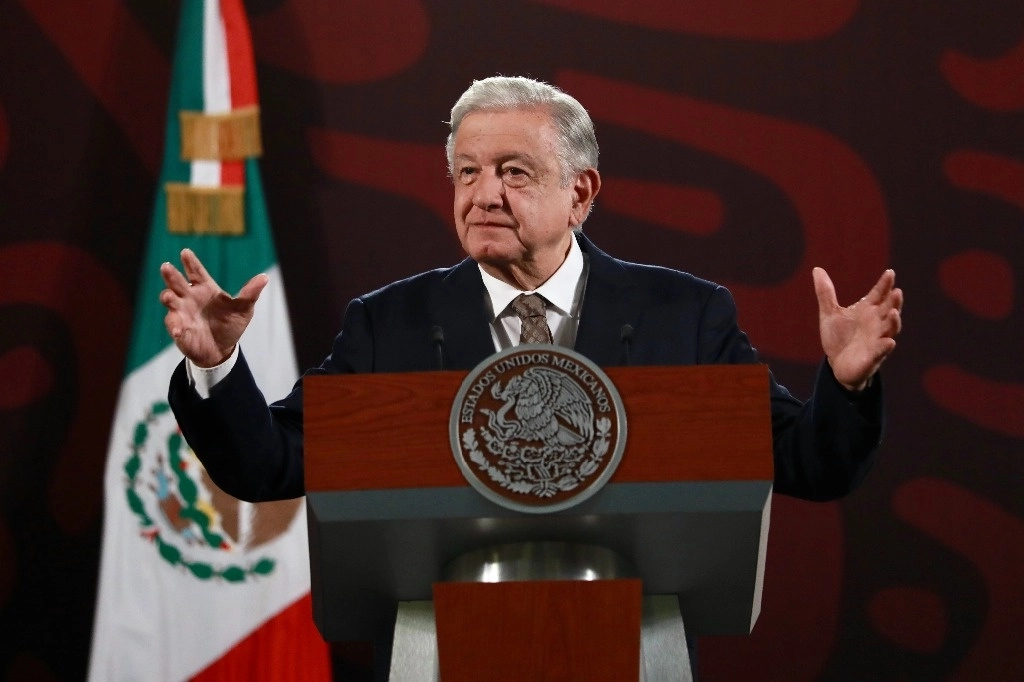El presidente Andrés Manuel López Obrador envió cartas a Joe Biden y Donald Trump. Foto Luis Castillo 