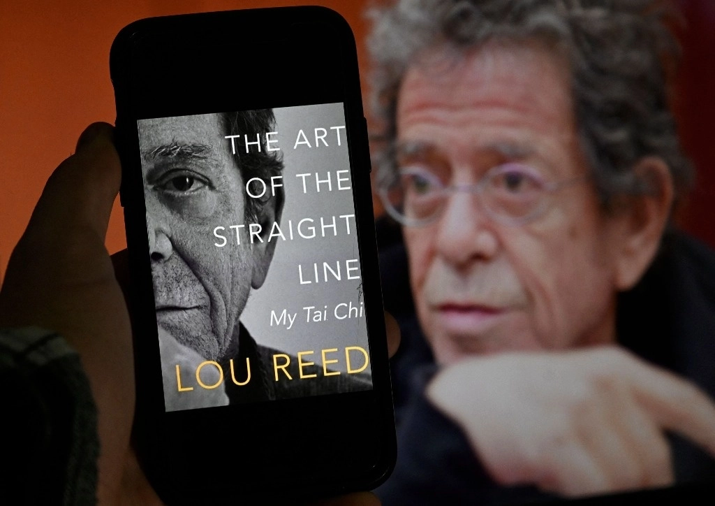 ‘El arte de la línea recta’, editado por Harper Collins, arroja luz sobre la vida y personalidad del músico y poeta neoyorquino. Foto Afp
