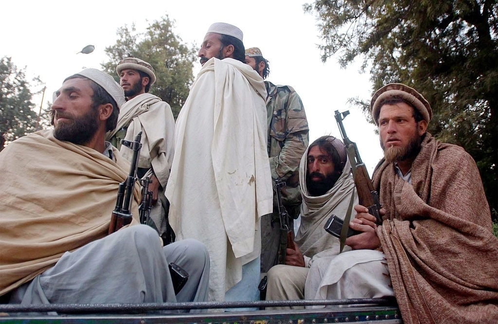 Antiguos combatientes talibán en Jalalabad. Foto Europa Press 