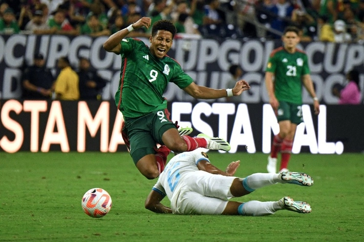 México levantó la moral en la Copa Oro ante una débil Honduras. Foto Afp
