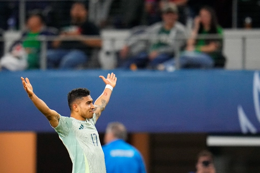 Orbelín Pineda anotó el tercer tanto para México. Foto Ap