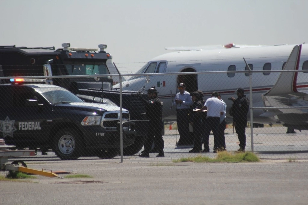 Durante un traslado de Miguel Ángel Treviño Morales, 'El Z-40', fundador y líder de 'Los Zetas', al Aeropuerto de Ciudad Juárez, Chihuahua. Foto Cuartoscuro / archivo 