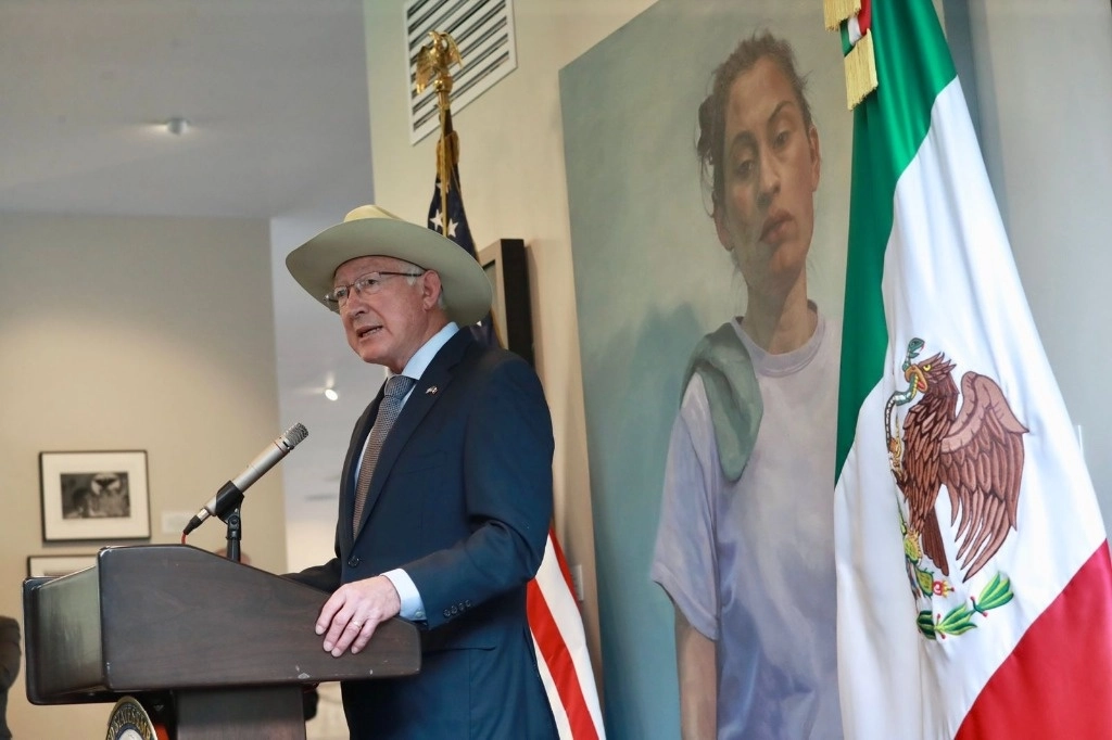 El embajador de Estados Unidos en México, Ken Salazar, en conferencia de prensa en la Ciudad de México, el 22 de agosto de 2024. Foto Luis Castillo