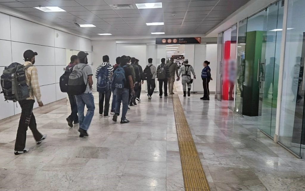 En los grupos de migrantes viajaban 93 menores de edad. Foto Guardia Nacional