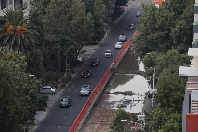 En los recientes días aumentó la tendencia  de movilidad de personas y vehículos en las calles de la capital. Foto Víctor Camacho