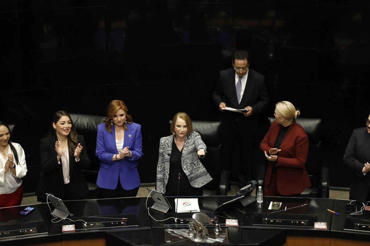 En su primera intervención desde tribuna, luego de rendir protesta, convocó a todas las fuerzas políticas a un debate de altura, “sin odios, racismo, clasismo” ni violencia. Foto
