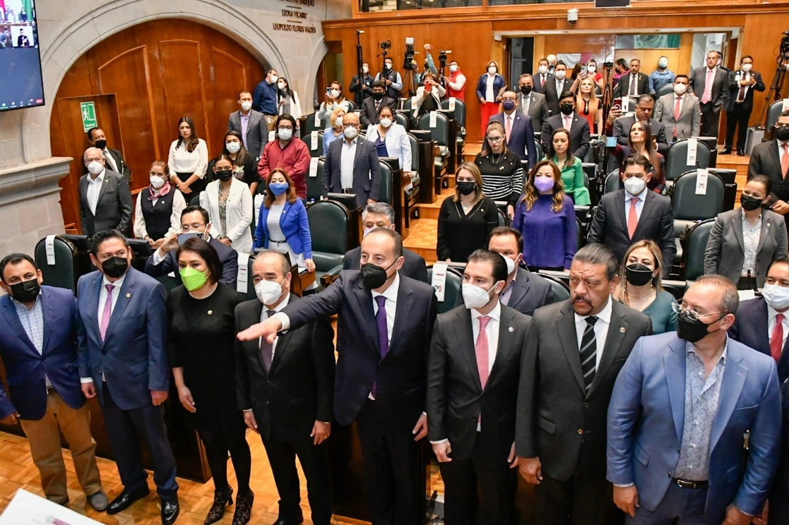 José Luis Cervantes Martínez rinde protesta como nuevo Fiscal General de Justicia de Edomex en el Congreso estatal, el 10 de marzo de 2022. Foto tomada del Twitter de @Legismex