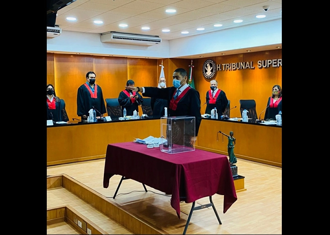 Luis Jorge Gamboa Olea toma protesta como presidente del Tribunal Superior de Justicia de Morelos. Foto Tomada del Twitter @TSJMorelosOf