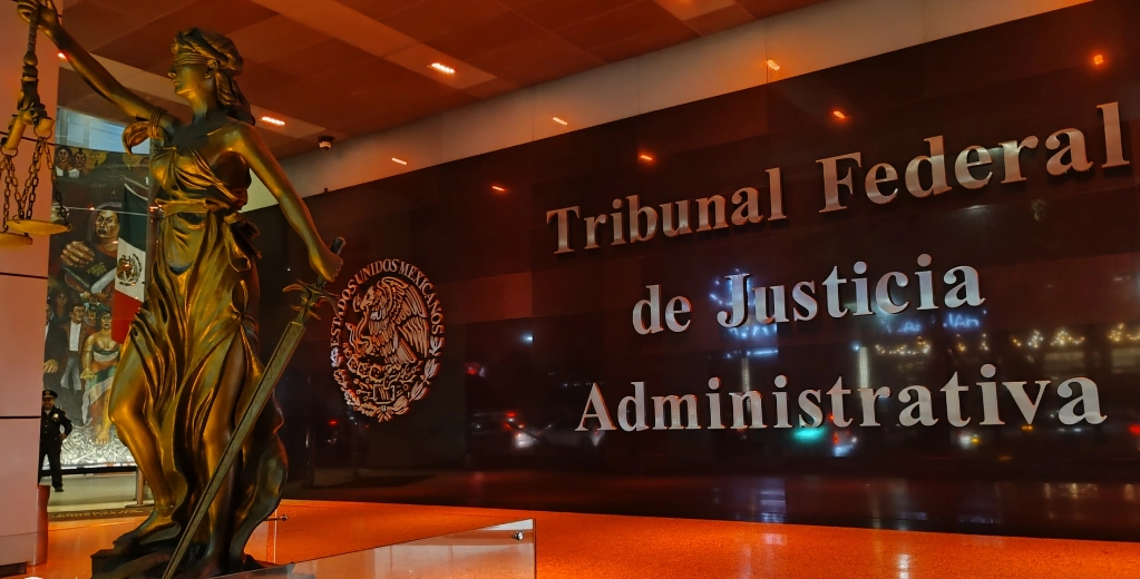 Aspecto externo del Tribunal Federal de Justicia Administrativa. Foto tomada de X @ComisionPara