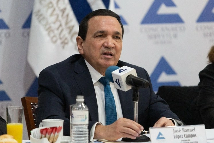 José Manuel López Campos, presidente de la Concanaco-Servytur, dijo que los fines de semana largos generan una derrama económica. Foto Pablo Ramos / Archivo