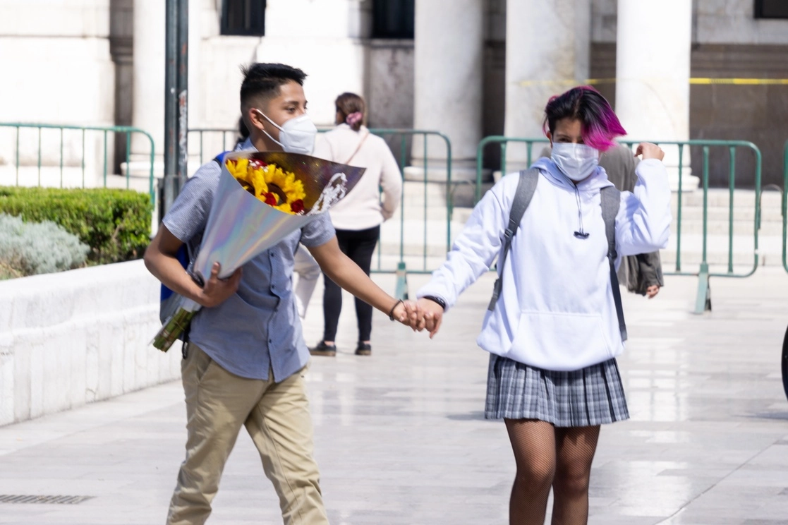 En la CDMX se aprobó la prohibición total de matrimonio para menores de 18 años. Foto Pablo Ramos