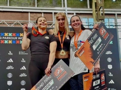 Bucio (izquierda), bicampeona mundial en la especialidad hizo válida su condición de favorita al presentar una rutina con alto grado de dificultad y pocos errores. Foto 
