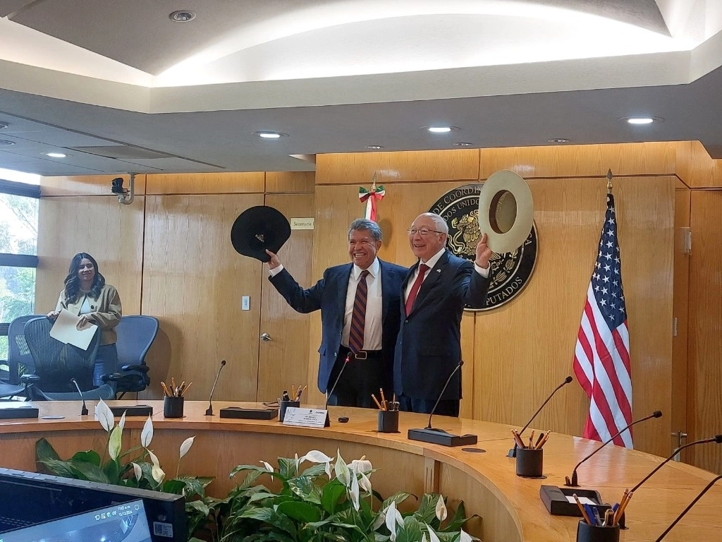 Reunión entre Ricardo Moneral, presidente de la Jucopo de la Cámara de Diputados y Ken Salazar, embajador de EU en México, el 13 de diciembre de 2024. Foto Fernando Camacho 
