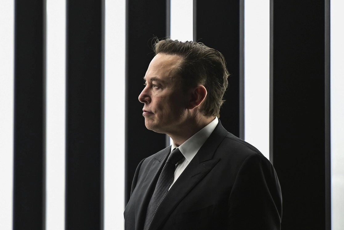 El director de Tesla, Elon Musk, durante la inauguración de la fábrica de Tesla Berlin Brandenburg, en Gruenheide, Alemania, el 22 de marzo de 2022. Foto Ap 
