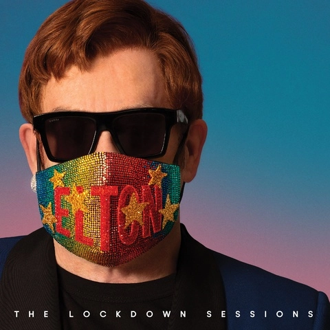 "Al final de mis vacaciones de verano me caí torpemente sobre una superficie dura y desde entonces tengo un dolor y una molestia considerables en la cadera", dijo Elton John. Foto Interscope Records vía Ap