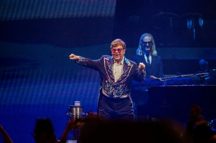El músico saludando al público en su último concierto. Foto Ap