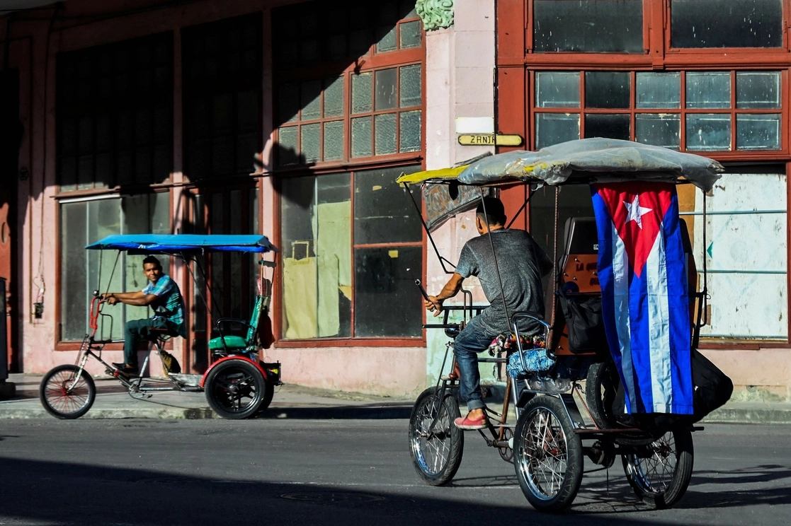 El trámite de visas en la sede de La Habana facilitará el reencuentro de cubanos con familiares en EU. Foto Afp / Archivo