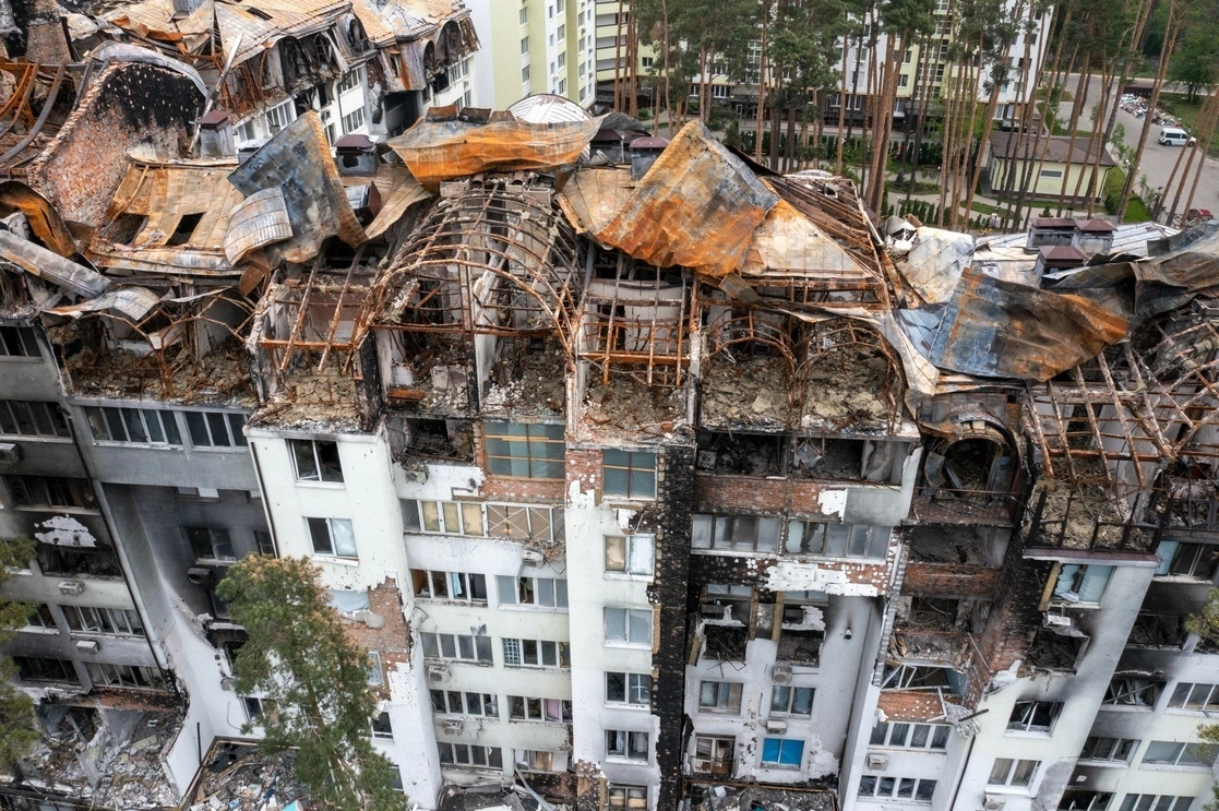 Edificio destruido por misiles del ejército ruso en la ciudad ucrania de Irpin. Foto Ap /Archivo