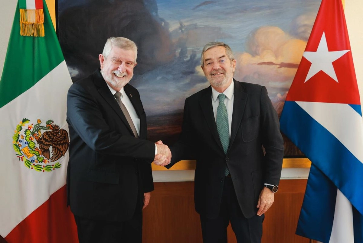 Marco Rodríguez Costa, embajador de Cuba en México, se reunió con el canciller Juan Ramón de la Fuente, con motivo del término de su misión diplomática en el país. 