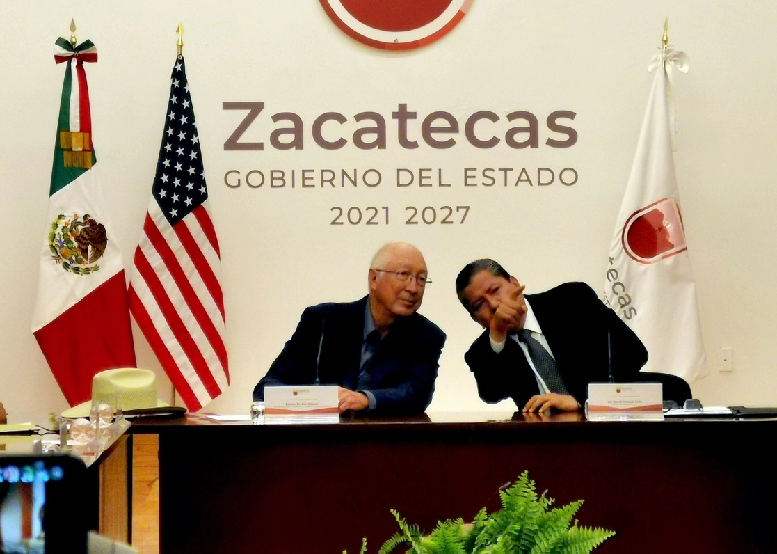 David Monreal, gobernador de Zacatecas y el embajador de EU en  México, Ken Salazar. Foto Alfredo Valadez Rodríguez 