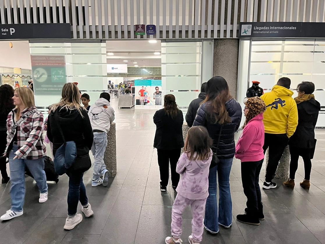 La Terminal 2 del Aeropuerto Internacional de la Ciudad de México, donde se esperaba la llegada de la familia del destituido presidente de Perú, Pedro Castillo, el 21 de diciembre de 2022. Foto Luis Castillo