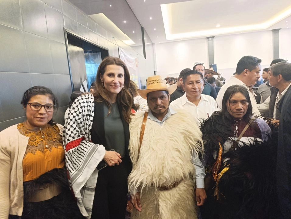 La embajadora acudió a un encuentro organizado por el Partido del Trabajo en la entidad. Foto