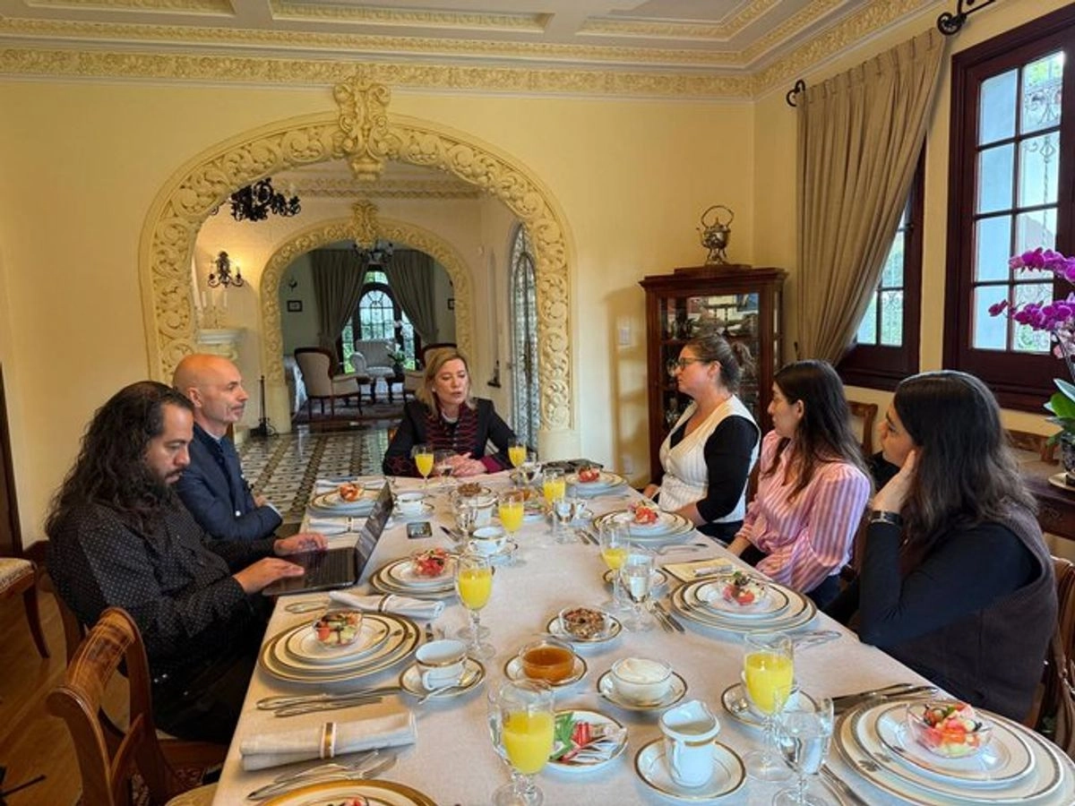  La embajadora de Polonia en México, Agnieszka Frydrychowicz-Tekieli recibió este lunes a representantes de medios comunicación en su residencia en la CDMX. Foto 