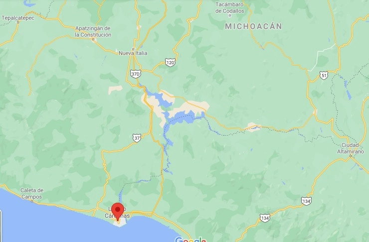 El director del Centro de Readaptación Social y el jefe de seguridad de ese penal fueron ultimados con armas de fuego en una emboscada que les tendió un grupo armado en la carretera Lázaro Cárdenas-La Mira. Imagen tomada de www.google.com/maps/