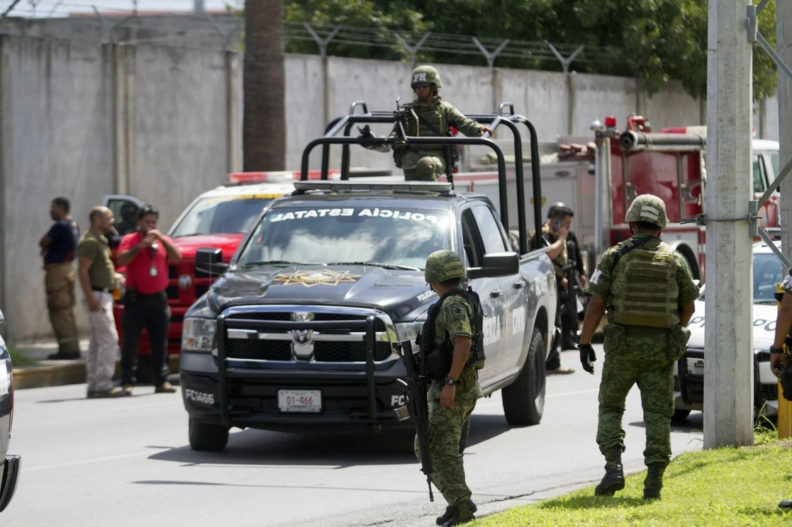 Elementos de la Policía Estatal de NL durante un operativo de vigilancia. Foto Cuartoscuro / Archivo