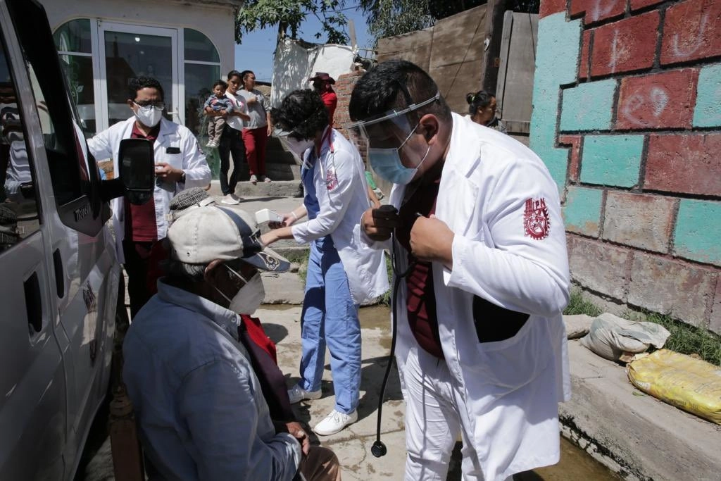 Inicio de actividades presenciales de alumnos de la ENMH en la  comunidad de Teoloyucan, Estado de México, donde acudieron para aplicar sus conocimientos en la brigada de servicio social emergente, el 8 de octubre de 2021. Foto tomada de la cuenta de Twitter @IPN_MX