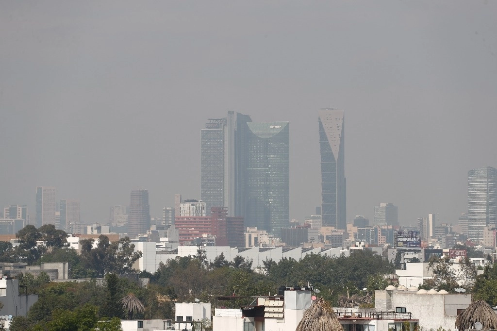 La Ciudad de México luce con contaminación durante la Navidad, el 25 de diciembre de 2024. Foto Víctor Camacho