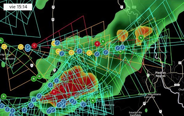 El SMN observó tres celdas en rotación, con posibilidad de formación de tornados. Imagen tomada de la cuenta de X @CNPC_MX