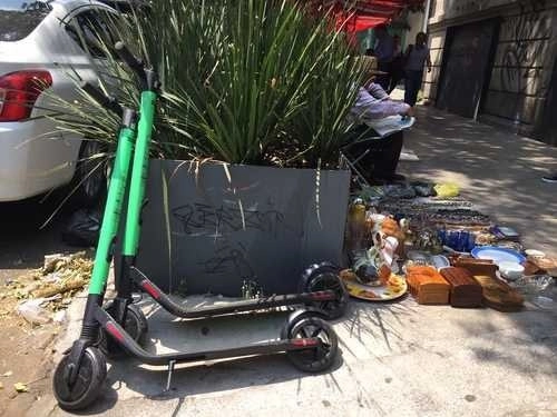 La Semovi emitió hoy los requisitos para ampliar la operación de empresas de bicicletas y motopatines sin anclaje en la Ciudad de México. Foto Jesús Villaseca / Archivo
