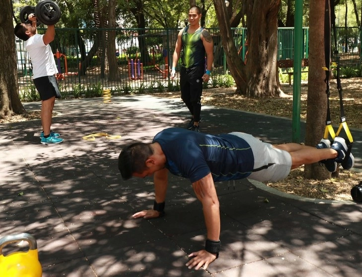 Gimnasio al aire libre en el Parque España. Foto: María Luisa Severiano / archivo 