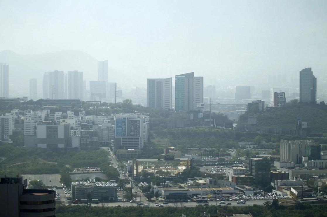 La Secretaría de Medio Ambiente de NL emitió una alerta por la extremadamente mala calidad del aire en la entidad. Foto Cuartoscuro / Archivo