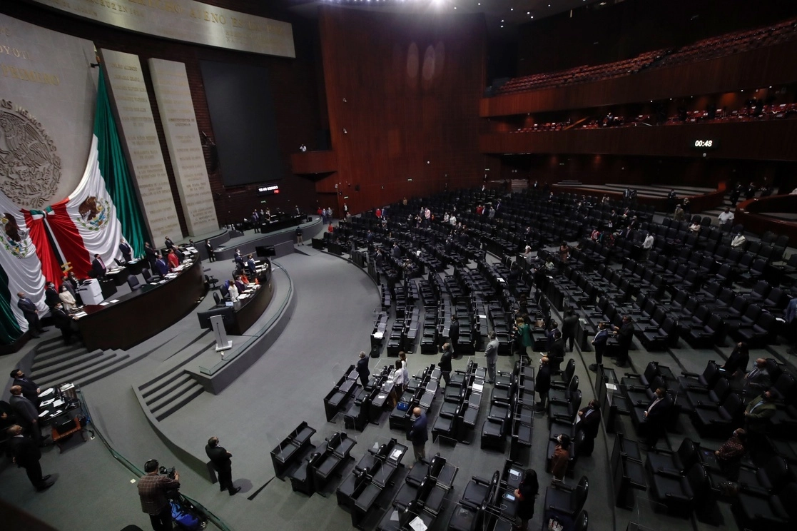 Salón de plenos durante una sesión extraordinaria en la Cámara de Diputados. Foto Cristina Rodríguez / Archivo
